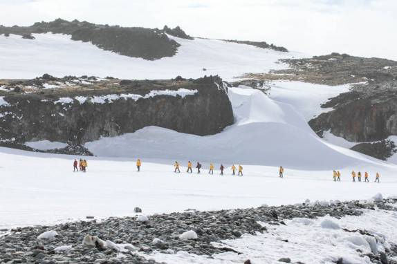 Caminhando em Turret Point, em King George Island, na Antártida